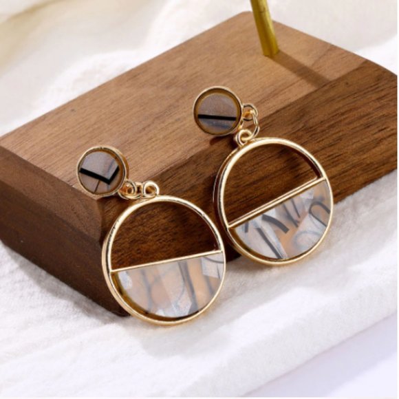 “Round & Round” Marble Colorful Drop Resin Earring - Picture 3 of 6